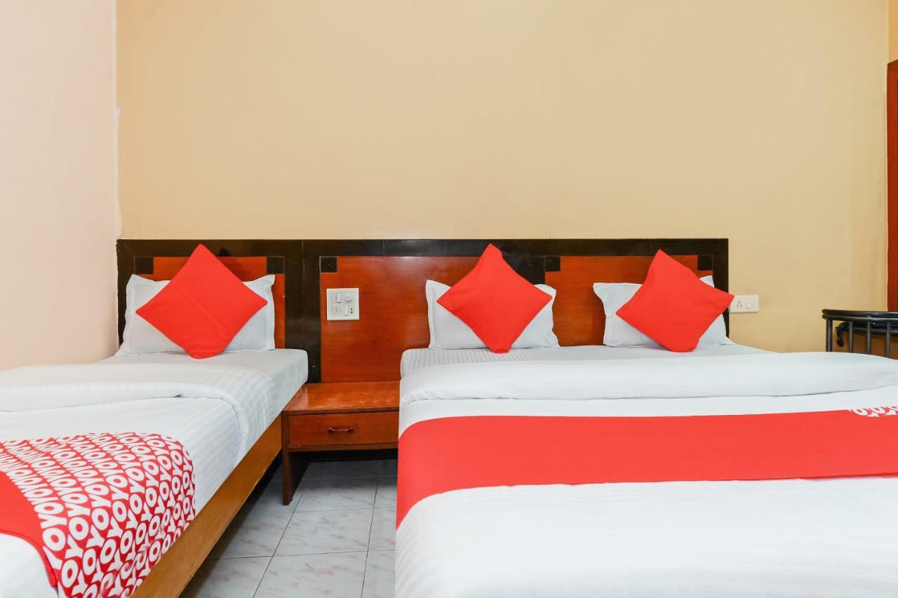 Suraj Hotel Pune Esterno foto