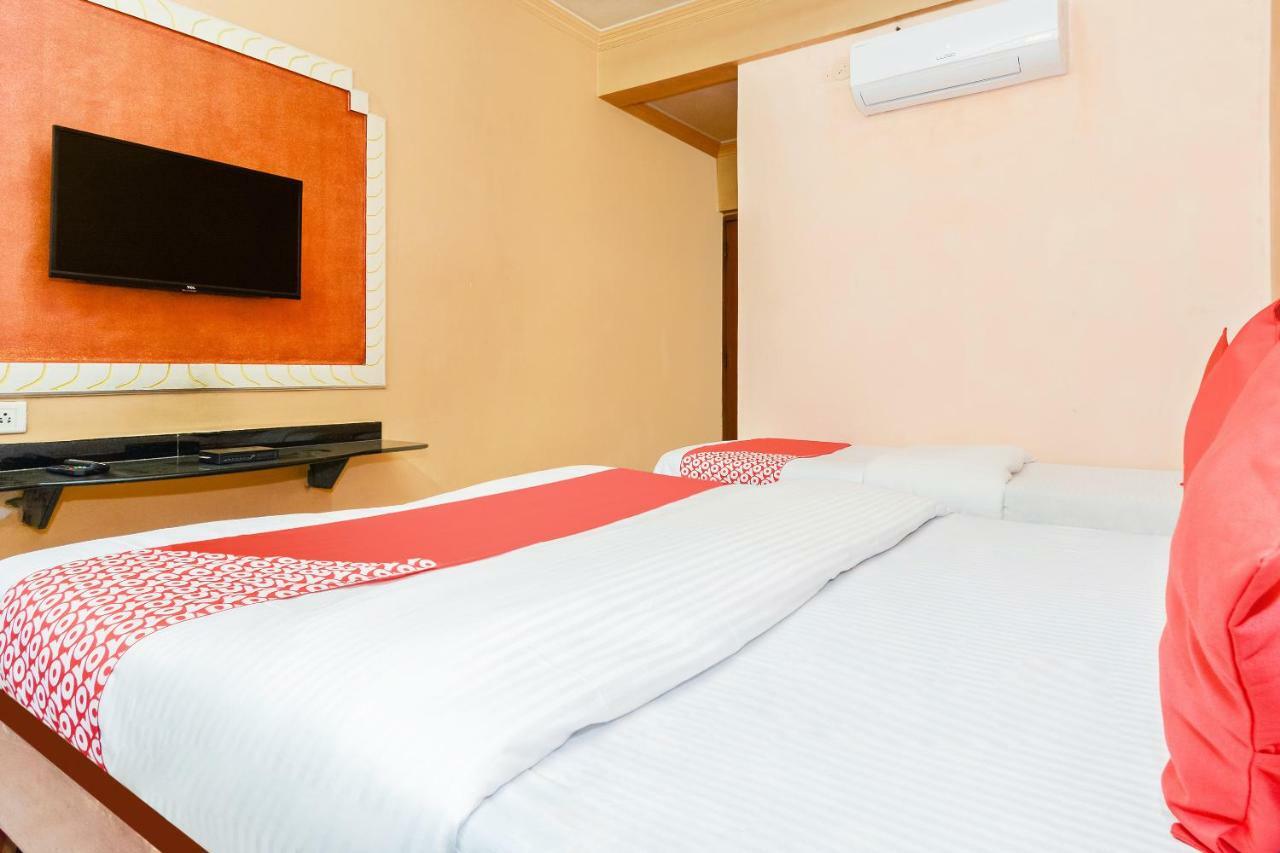 Suraj Hotel Pune Esterno foto