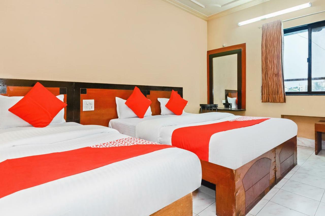 Suraj Hotel Pune Esterno foto